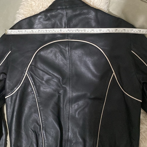 Vintage leather bomber jacket - Picture 9 of 10